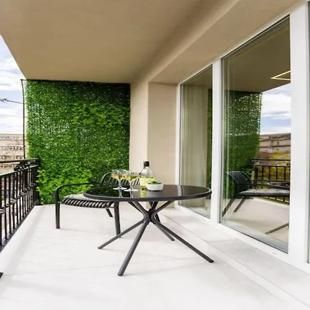 Sofia's Finest 1bd Business In Center Apartman