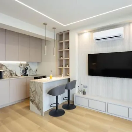 Sofia's Finest 1bd Business In Center Apartment