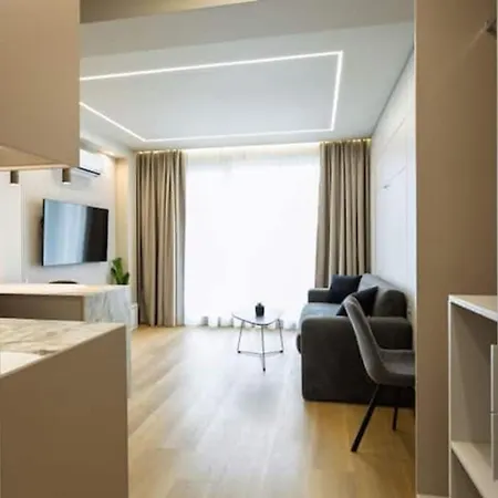 Sofia's Finest 1bd Business In Center